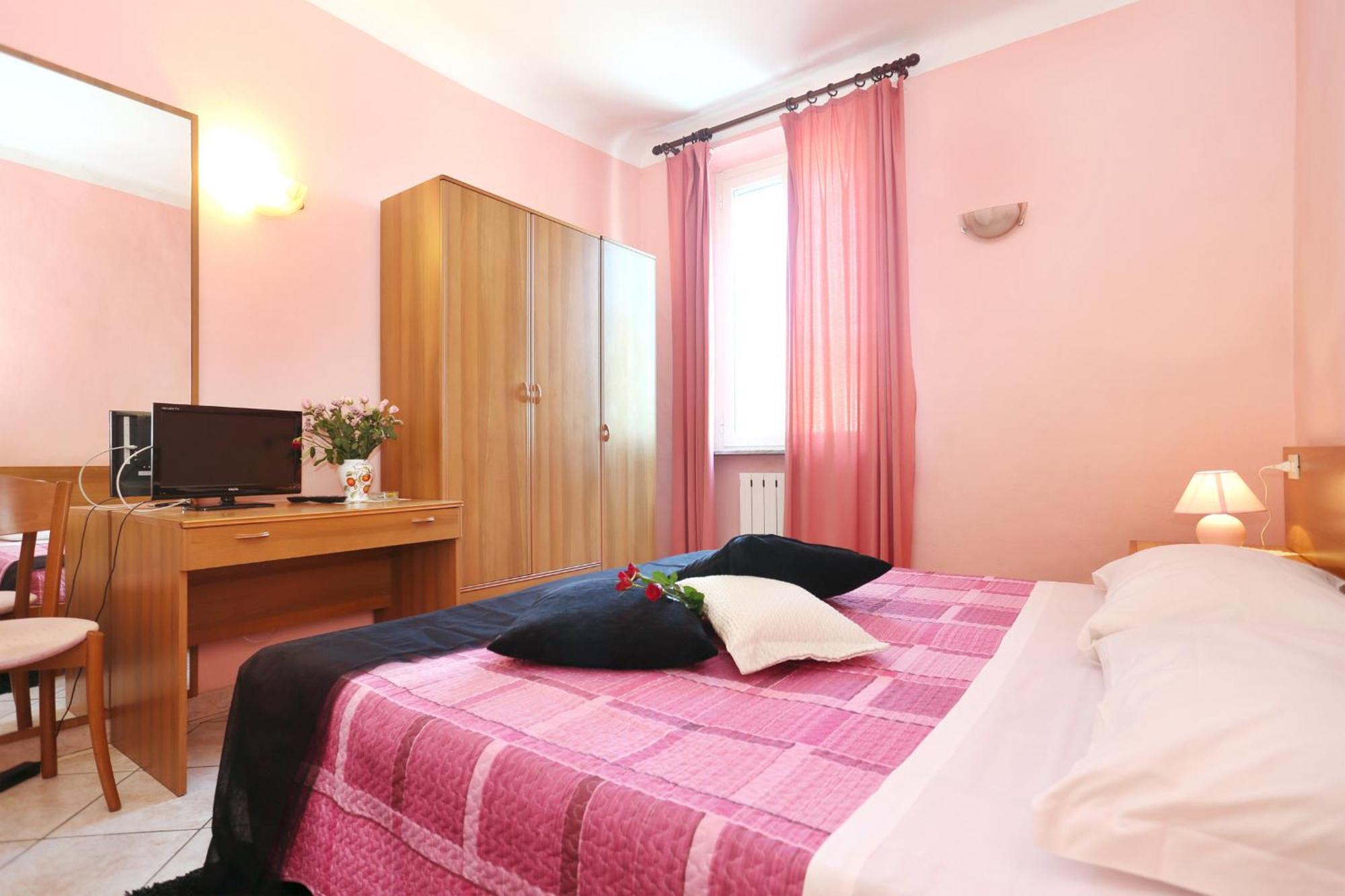 Affittacamere La Rosa Lucca Habitación foto